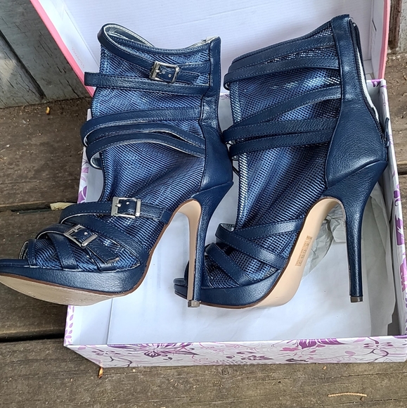 Blue Roxanne Booties by Shoedazzle sz7.5 - Picture 4 of 8